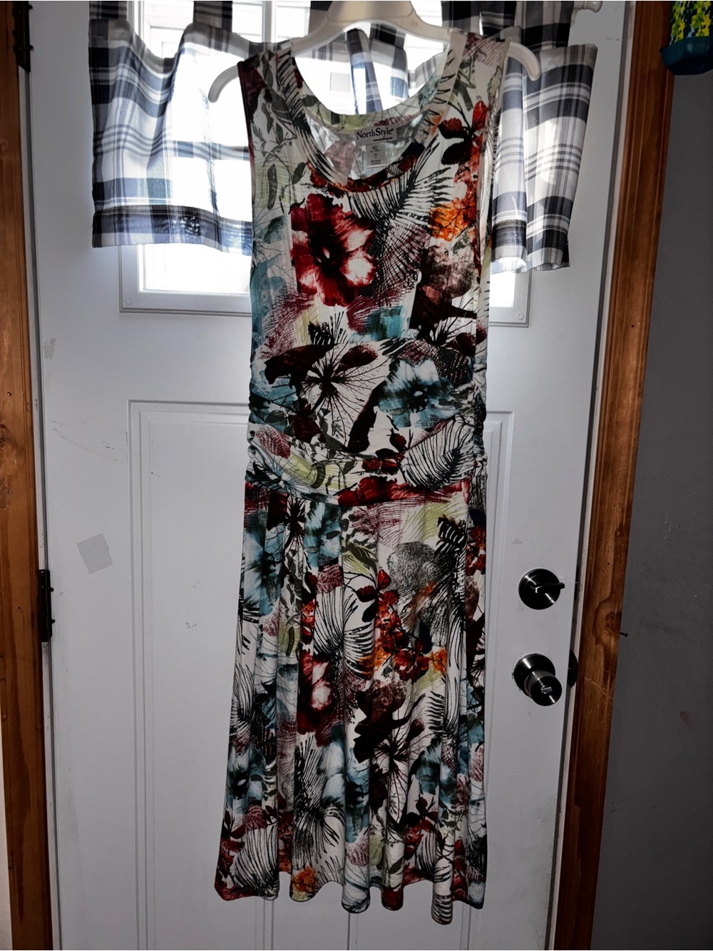 NorthStyle Sm. Floral Midi Dress in White, Red, Teal, Black and Orange (Viscose)